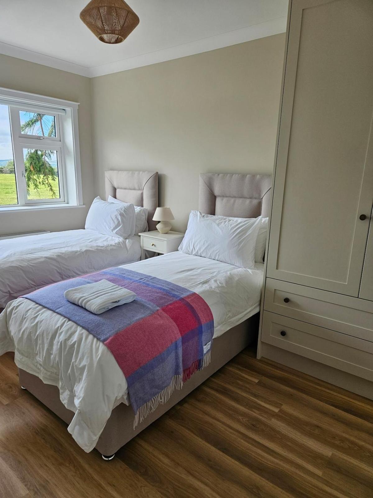 Three Bedroom Cosy Quiet Luxury In The Burren Wild Atlantic Way Galway Ngoại thất bức ảnh