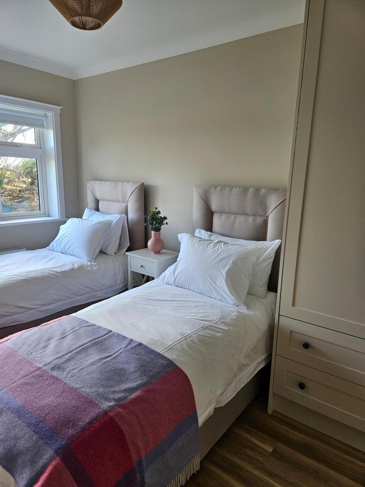 Three Bedroom Cosy Quiet Luxury In The Burren Wild Atlantic Way Galway Ngoại thất bức ảnh