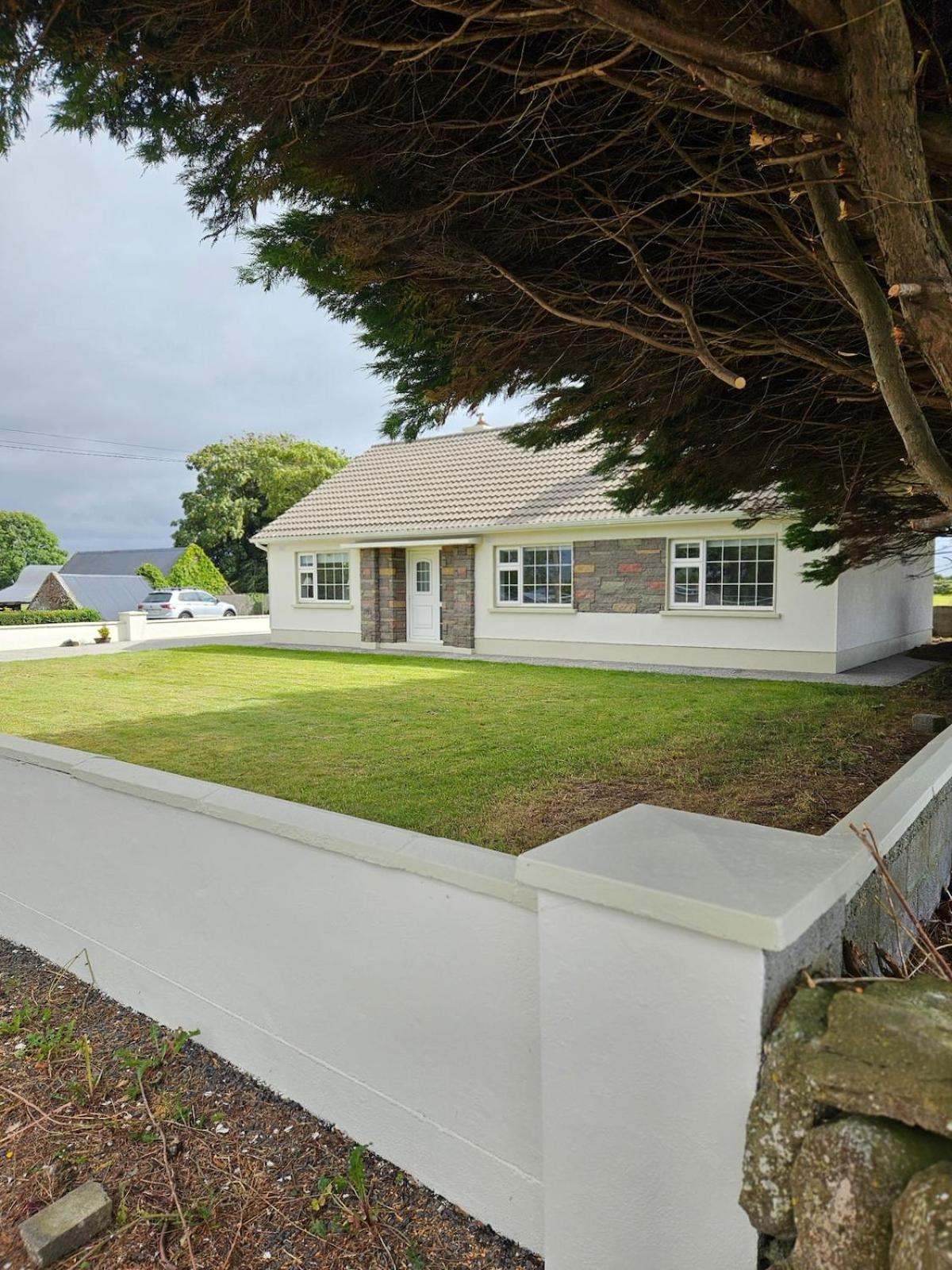 Three Bedroom Cosy Quiet Luxury In The Burren Wild Atlantic Way Galway Ngoại thất bức ảnh